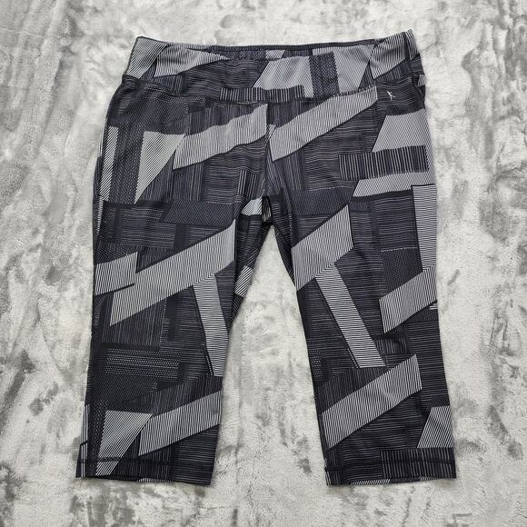 Danskin Now Leggings Womens 2XL Gray Black Geometric Print Crop Capri Workout - Picture 1 of 12